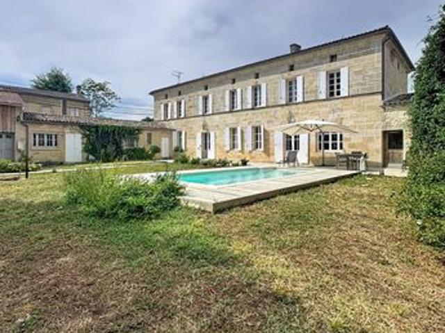 Maison 7 pièces 220 m²