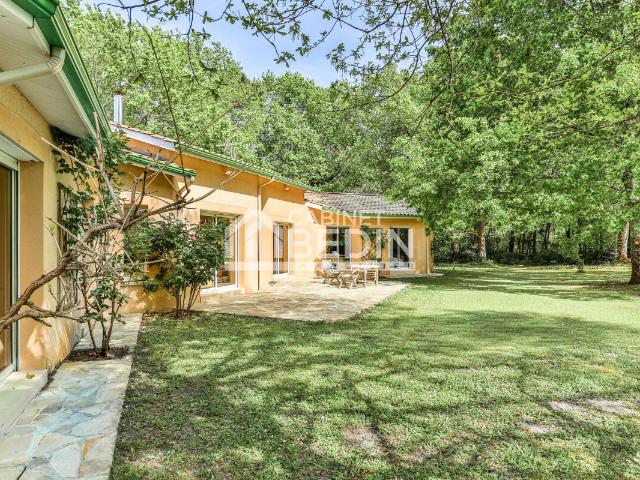 Maison 7 pièces 220 m²