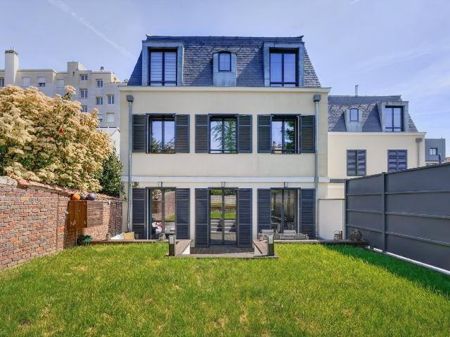 Maison 7 pièces 220 m²