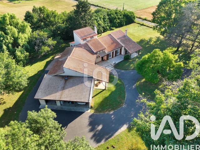 Maison 7 pièces 220 m²