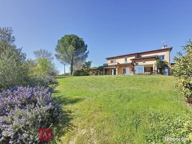 Maison 7 pièces 220 m²