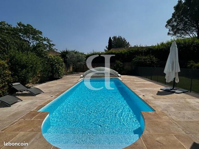 Maison 7 pièces 220 m²