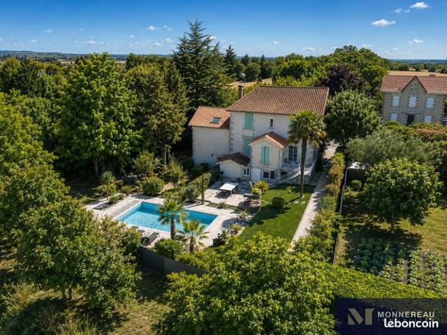 Maison 7 pièces 220 m²