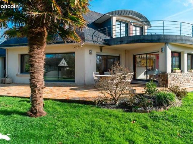 Maison 7 pièces 220 m²