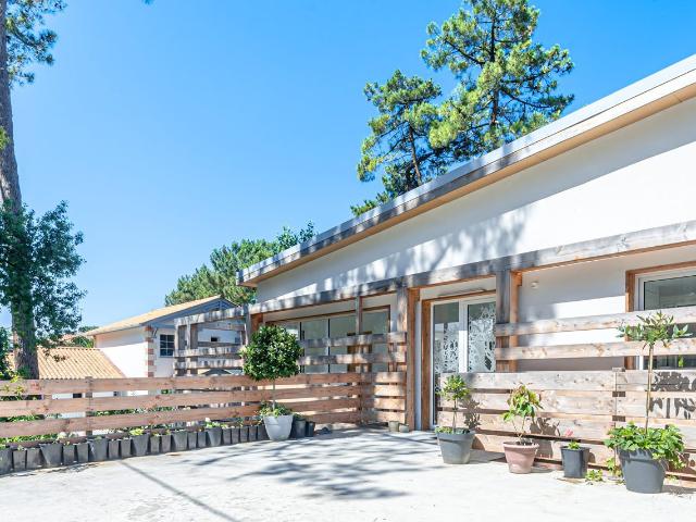 Maison 7 pièces 220 m²