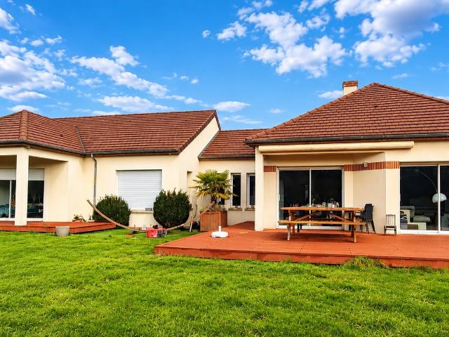 Maison 7 pièces 220 m²