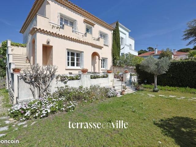 Maison 7 pièces 220 m²
