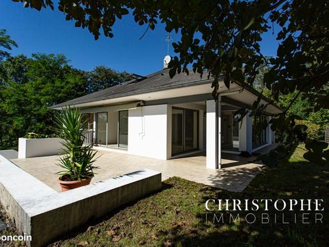 Maison 7 pièces 220 m²