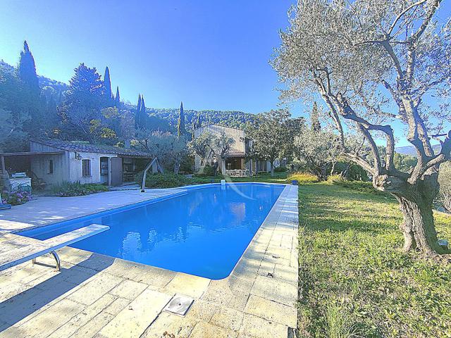 Maison 7 pièces 220 m²