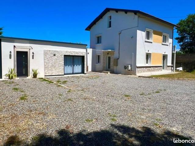 Maison 7 pièces 220 m²