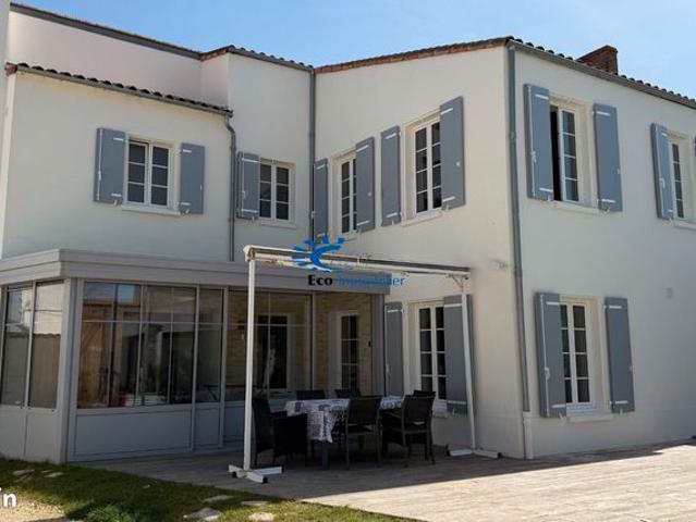 Maison 7 pièces 220 m²