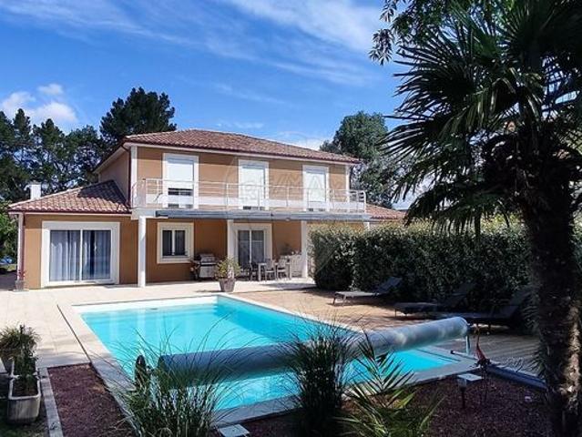 Maison 7 pièces 220 m²