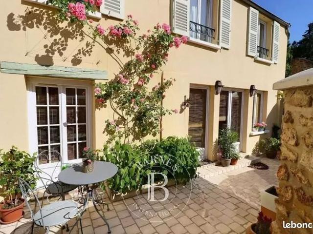Maison 7 pièces 220 m²