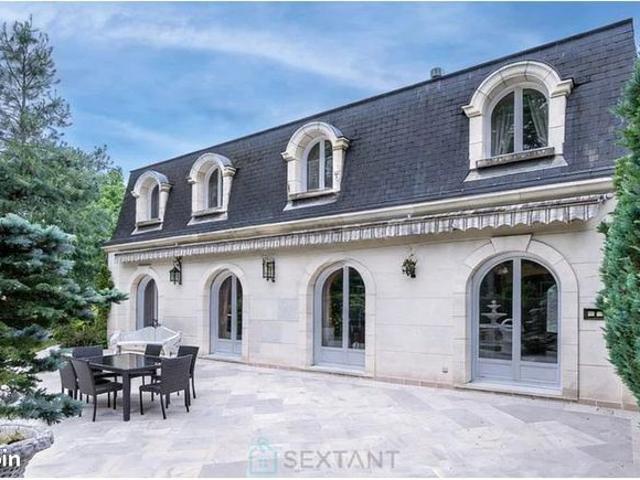 Maison 7 pièces 220 m²