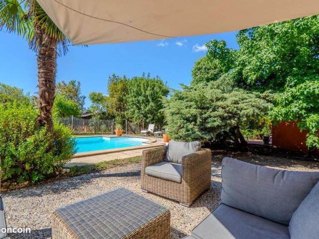 Maison 7 pièces 220 m²