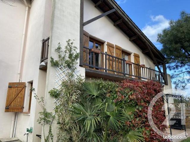 Maison 7 pièces 220 m²