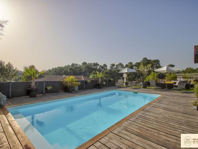 Maison 7 pièces 220 m²