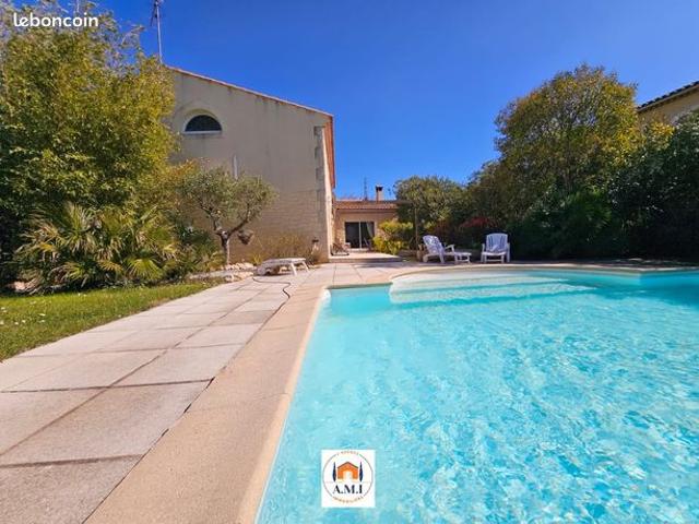 Maison 7 pièces 220 m²