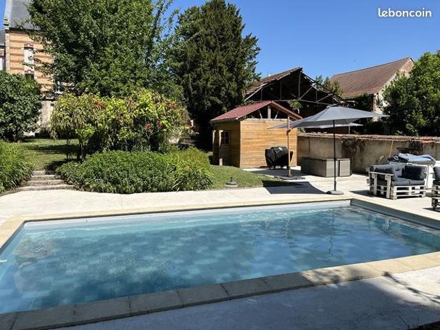 Maison 7 pièces 220 m²