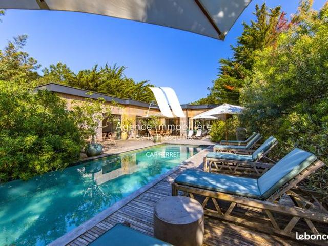 Maison 7 pièces 220 m²