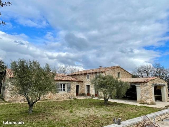 Maison 7 pièces 220 m²