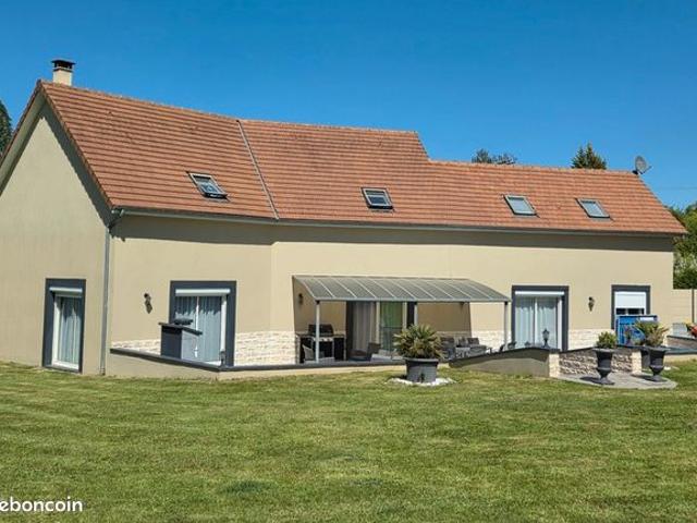 Maison 7 pièces 220 m²