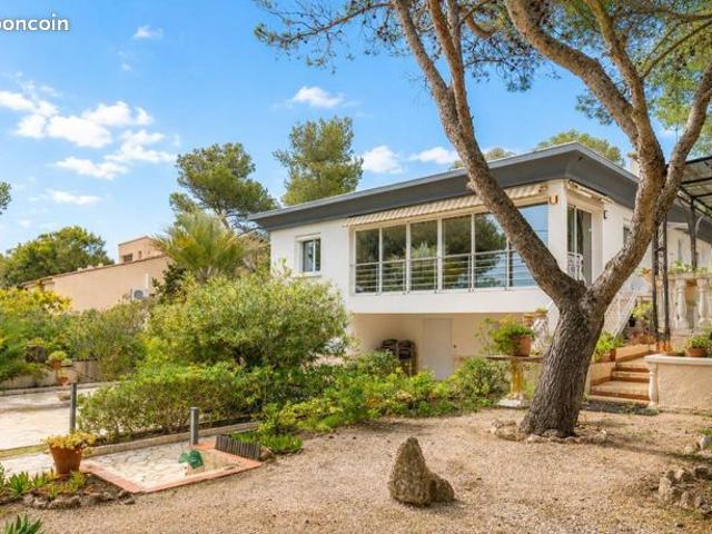 Maison 7 pièces 220 m²