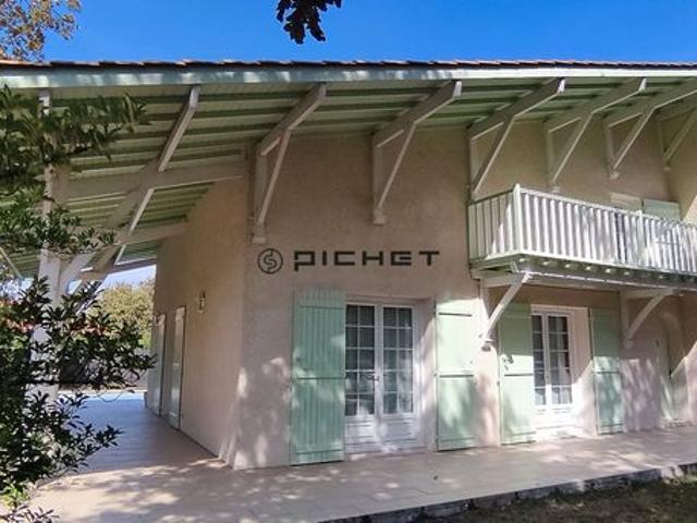 Maison 7 pièces 220 m²
