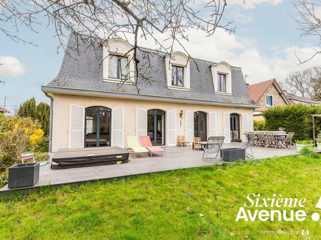 Maison 7 pièces 220 m²