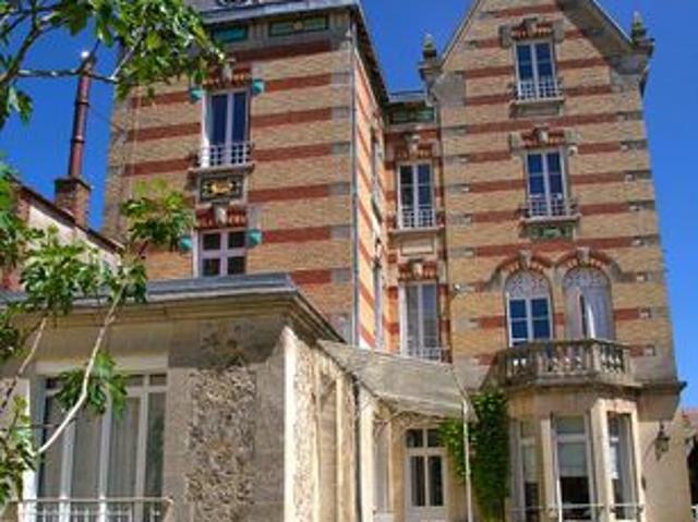 Maison 7 pièces 220 m²