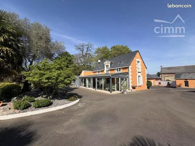 Maison 7 pièces 220 m²