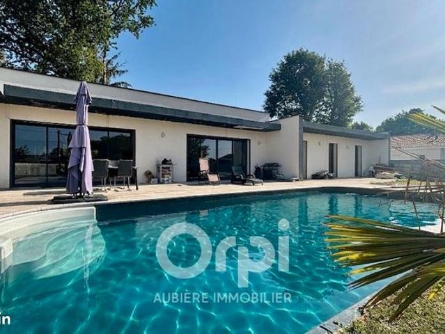 Maison 7 pièces 220 m²