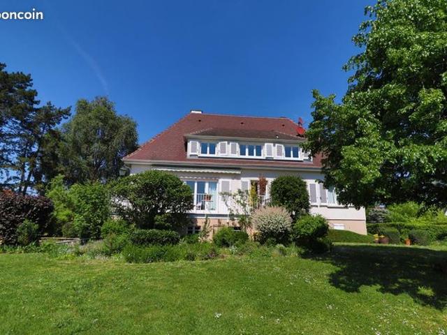 Maison 7 pièces 220 m²