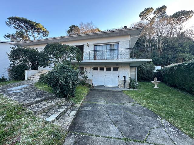 Maison 7 pièces 220 m²