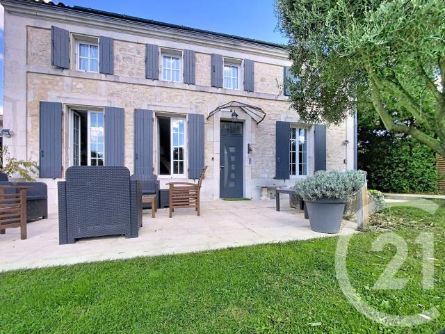 Maison 7 pièces 220 m²