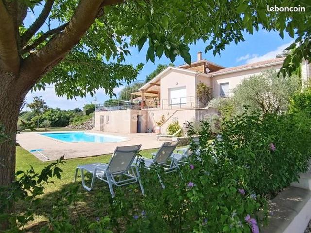 Maison 7 pièces 220 m²