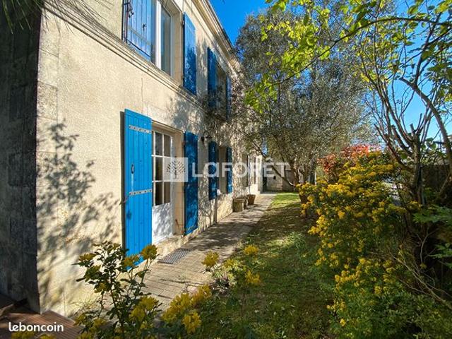 Maison 7 pièces 220 m²