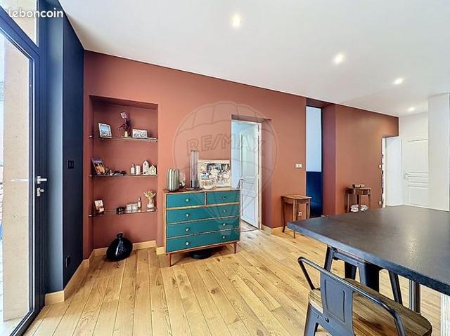 Maison 7 pièces 220 m²