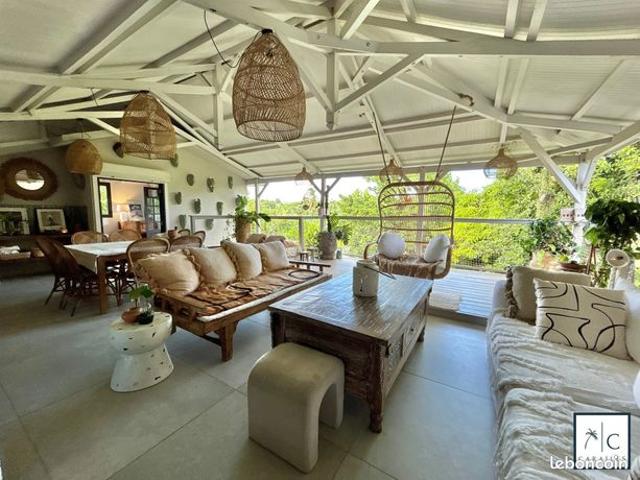 Maison 7 pièces 220 m²