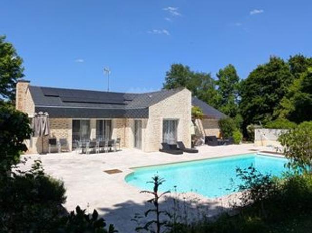 Maison 7 pièces 220 m²