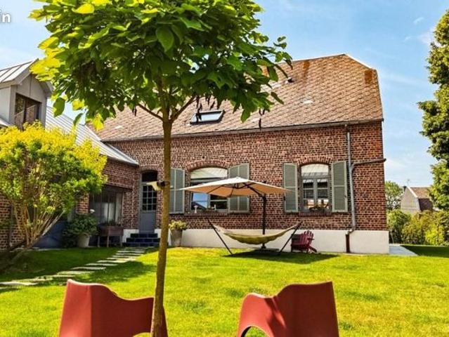 Maison 7 pièces 221 m²