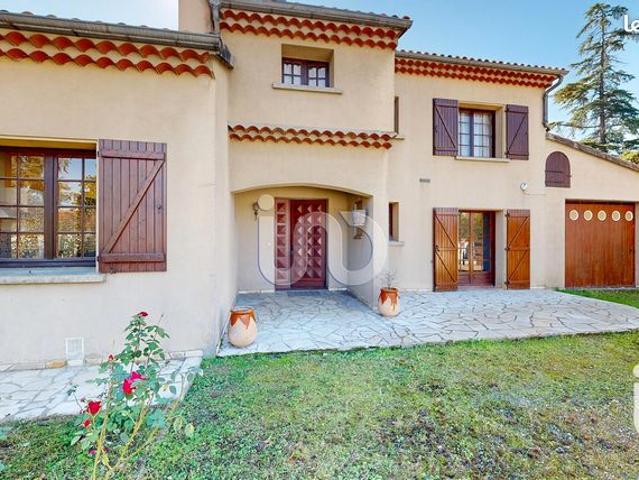 Maison 7 pièces 221 m²