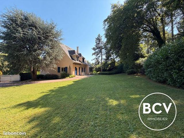 Maison 7 pièces 221 m²
