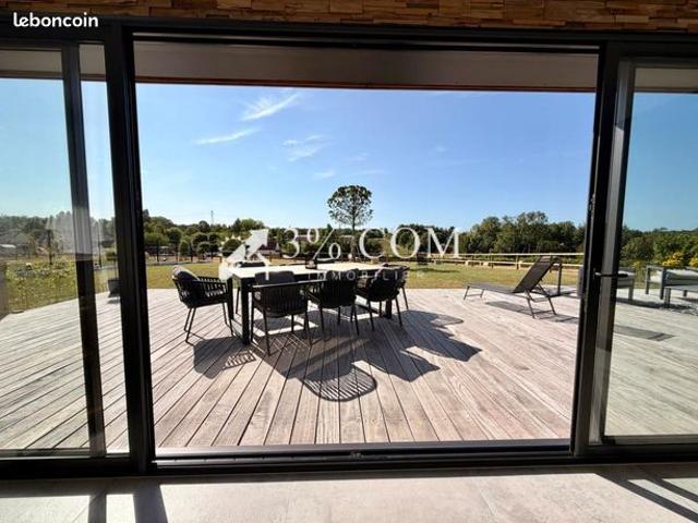 Maison 7 pièces 221 m²