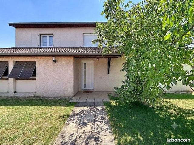 Maison 7 pièces 221 m²