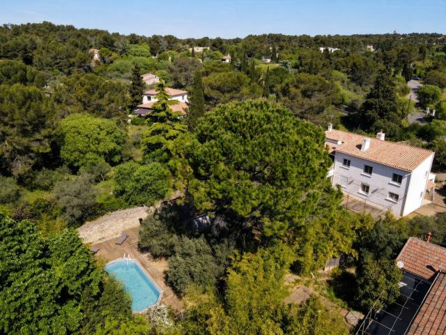 Maison 7 pièces 221 m²
