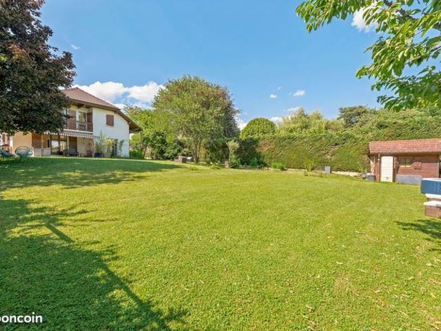 Maison 7 pièces 221 m²