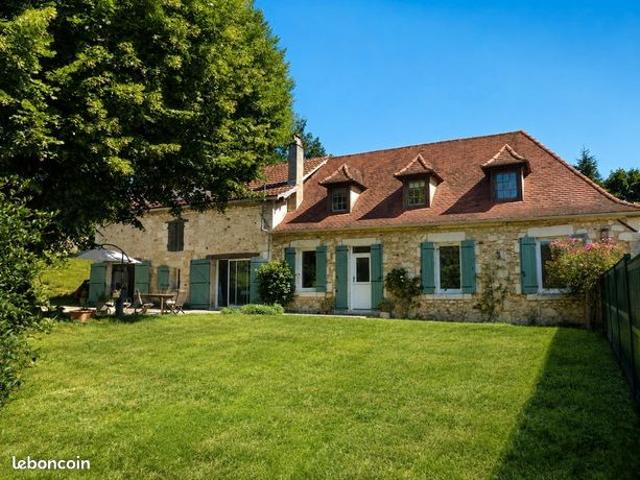 Maison 7 pièces 221 m²