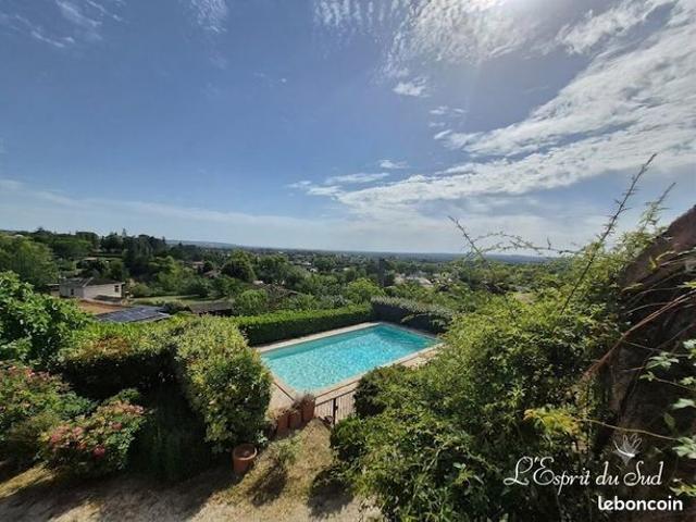 Maison 7 pièces 221 m²