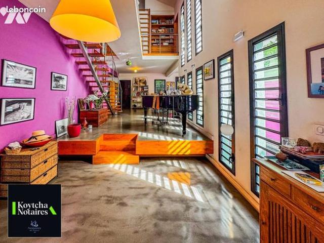 Maison 7 pièces 221 m²